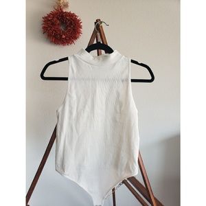 White sleeveless body suit